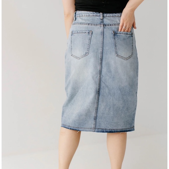 Haven denim skirt light wash - Picture 5 of 6